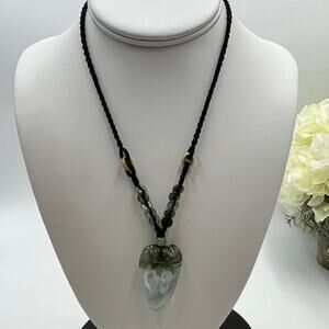 Vintage Chinese‎ Jadeite
Nephrite Carved Gourd Hulu
Pendant Necklace Good Luck